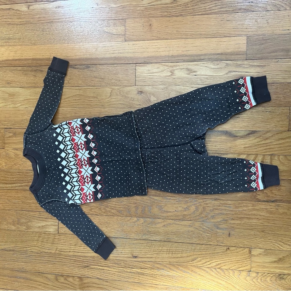 Hanna Andersson Black Pajama Set with Red Accents